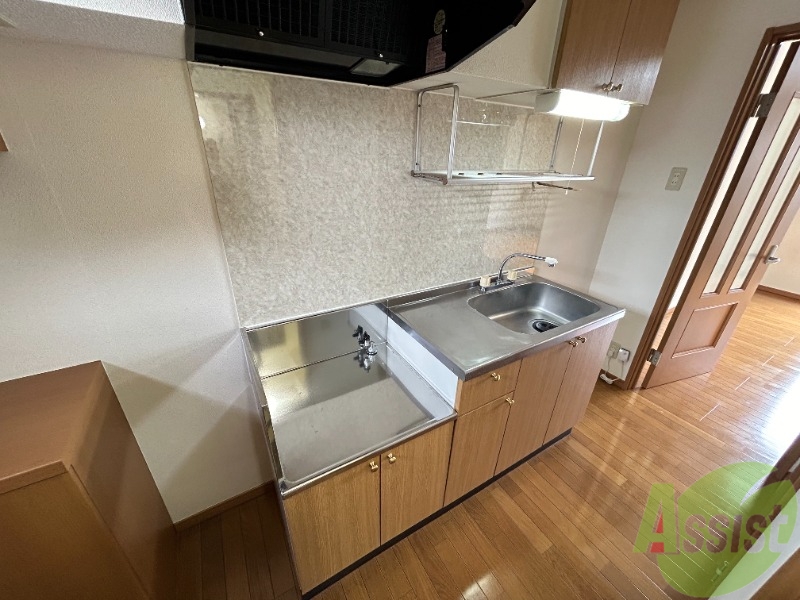 キッチン　キッチンはガスコンロを設置してご利用下さい。