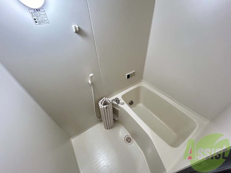 バス・シャワールーム　浴室になります。一日の疲れを癒しましょう。