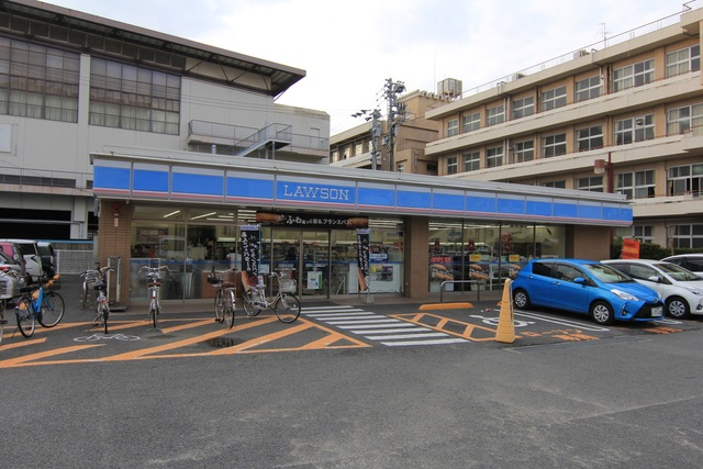 コンビニ　ローソン　松山湊町七丁目店（コンビニ）まで180m