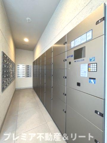 その他設備　郵便受けと宅配ロッカーです