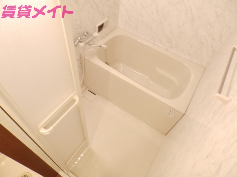 バス・シャワールーム　同型参考写真