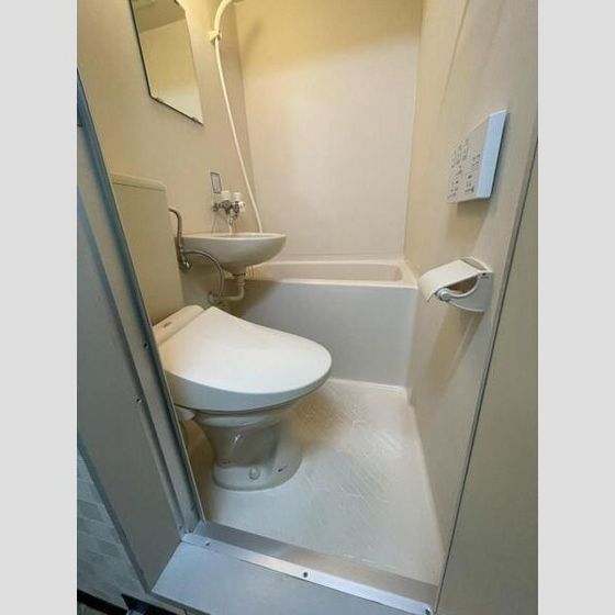 バス・シャワールーム　他号室のお写真です