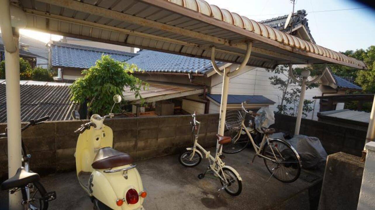 駐車場　駐輪場