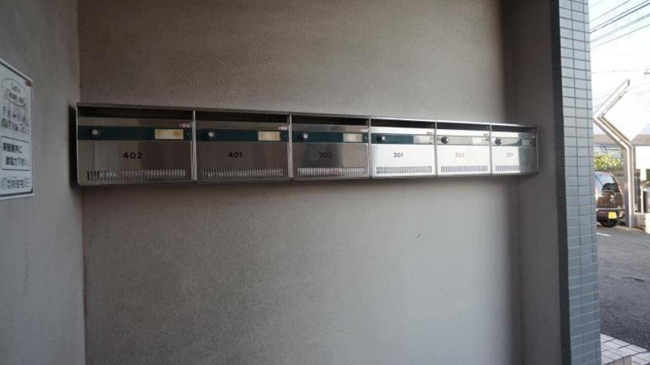 エントランス　メールBOX