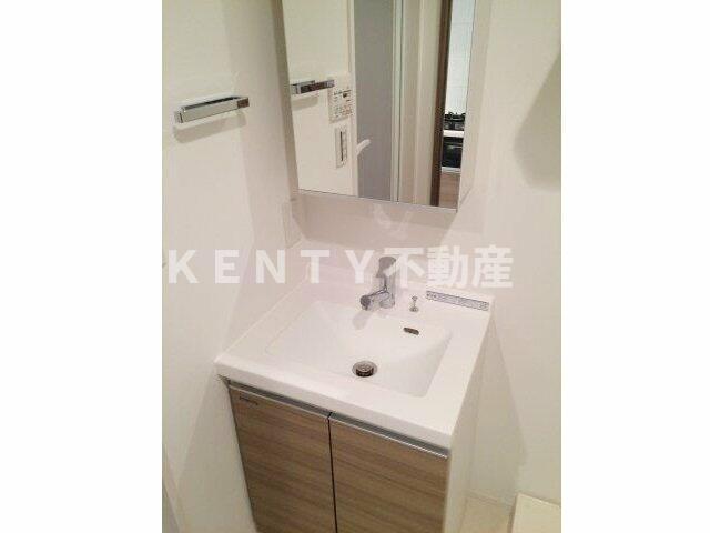 洗面設備　コンパクトで使いやすい洗面所