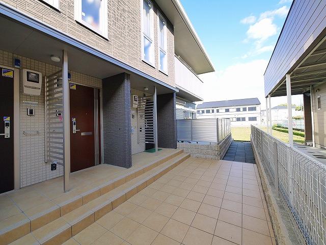 その他共有部分　広々したエントランスです