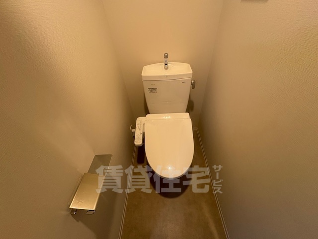 ＪＲ大阪環状線 福島駅 徒歩10分 13階建 築3年のトイレ写真