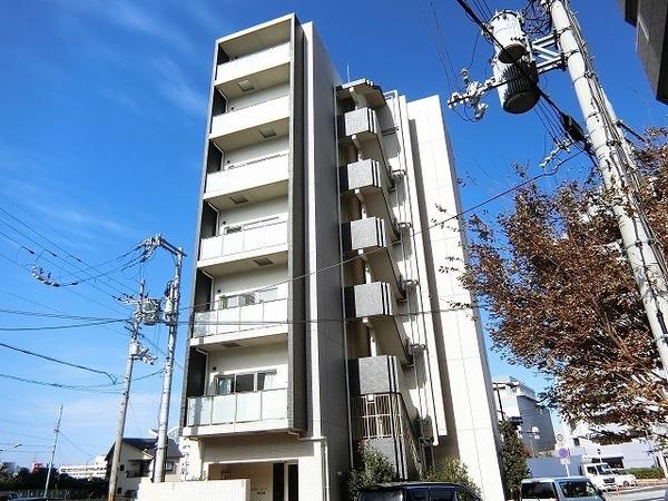 建物外観　駅近！全室角部屋です！