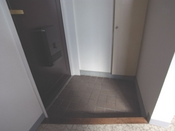 玄関　※掲載写真は同マンション別部屋参考写真となります。