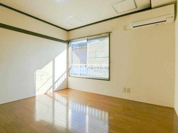 居室・リビング　内装