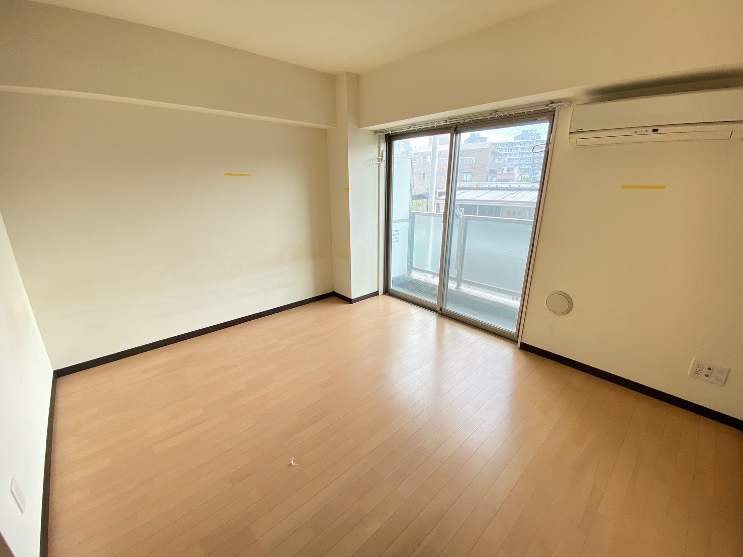 居室・リビング　※他号室参考写真