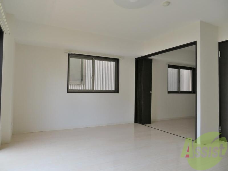 居室・リビング　リビングは１１．４帖と広く風通しも良いお部屋になっています。