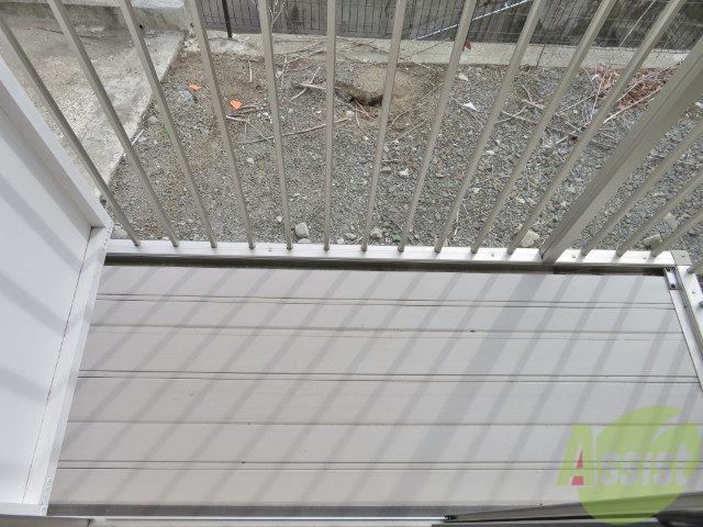 バルコニー　バルコニーは、日当たり良好で洗濯物も良く乾きますね