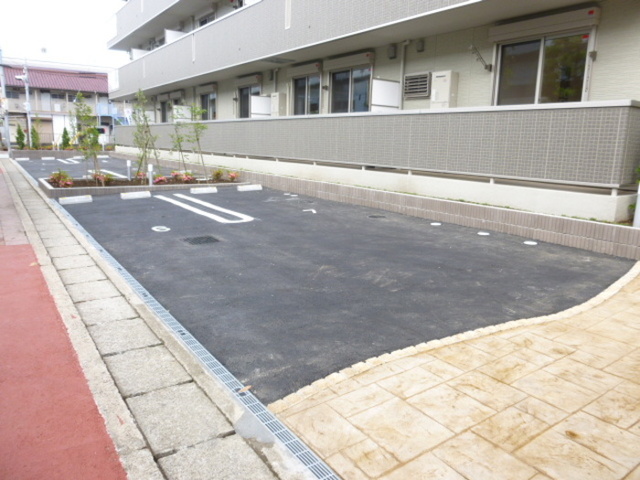 駐車場　駐車場（要空き確認）