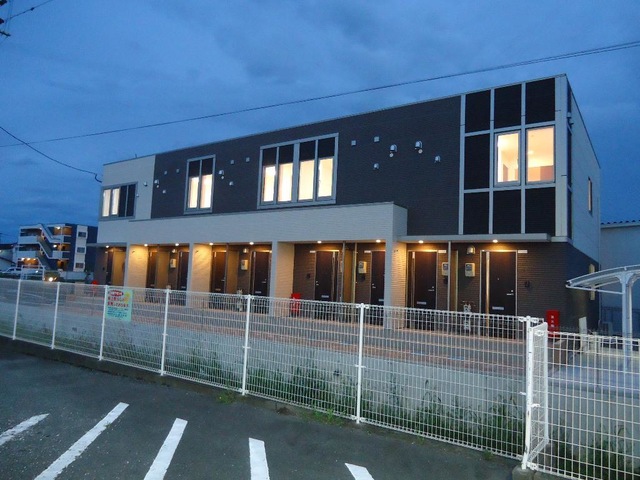 駐車場　駐車スペースもあります☆