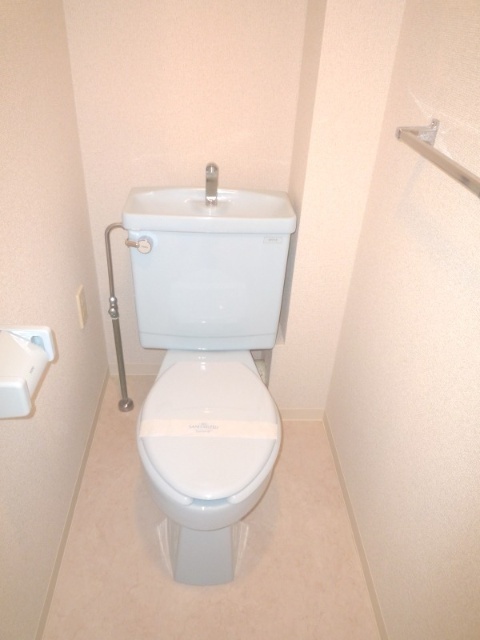 トイレ　※他部屋参考写真