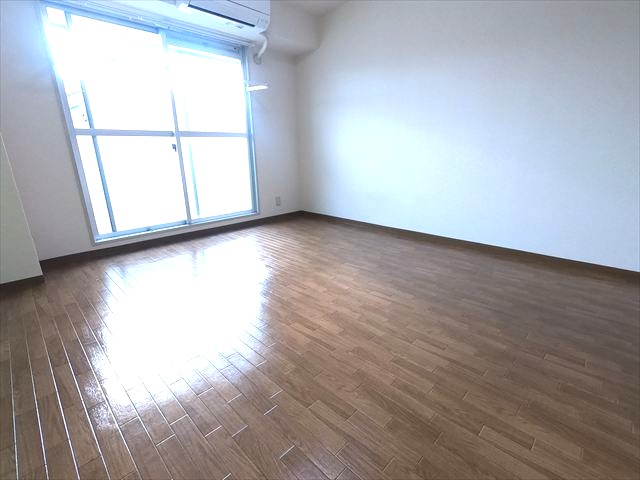 その他部屋・スペース　洋室南向き。