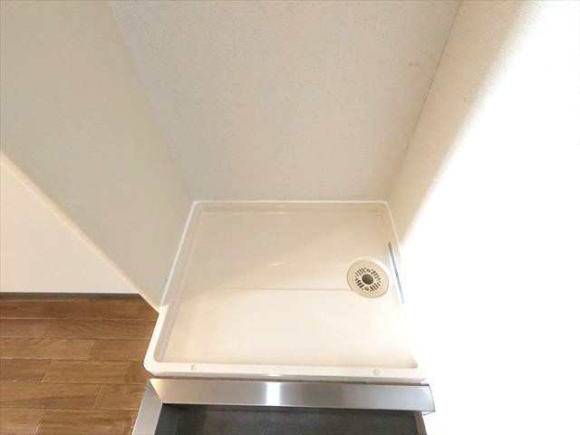 洗面設備　室内洗濯パン。