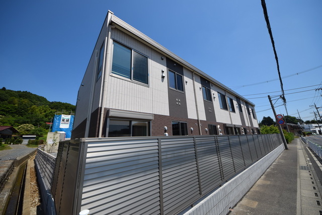 建物外観　～青い空、白い雲～