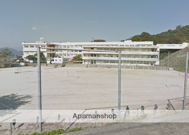 中学校　戸坂中学校（中学校）まで832m
