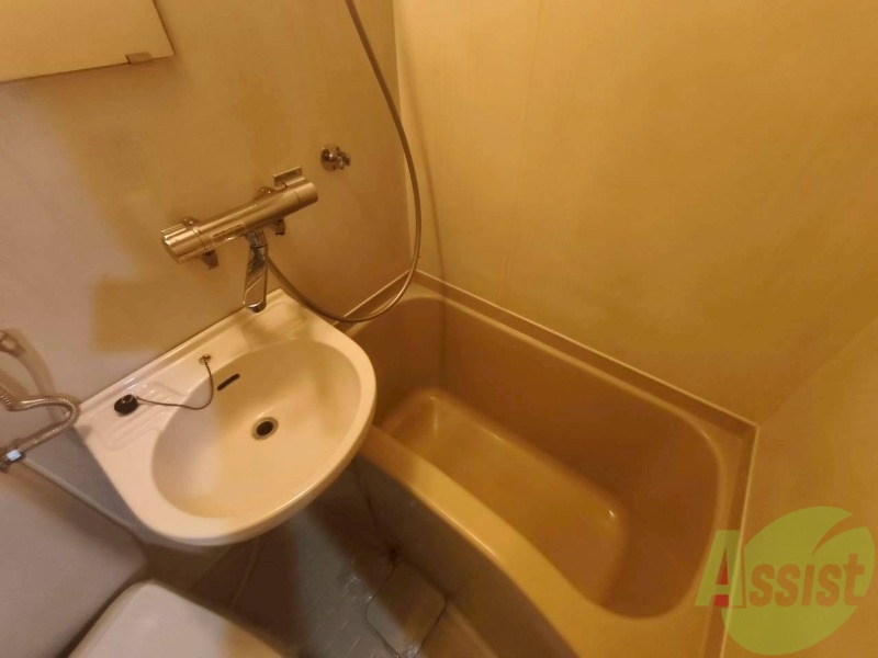 バス・シャワールーム　お風呂になります。一日の疲れを癒してくださいね。