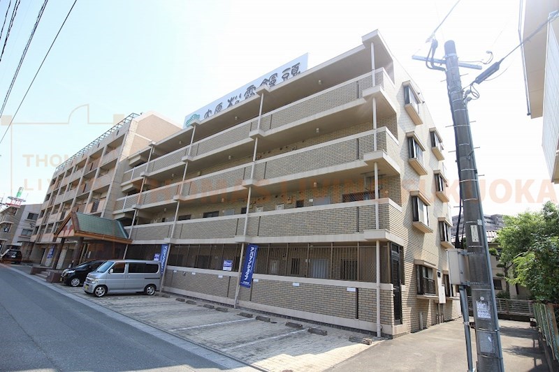 建物外観　西鉄徒歩圏内。