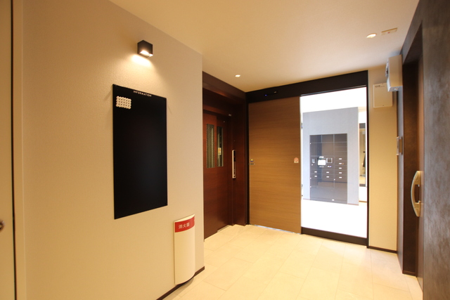 エントランス　エントランス