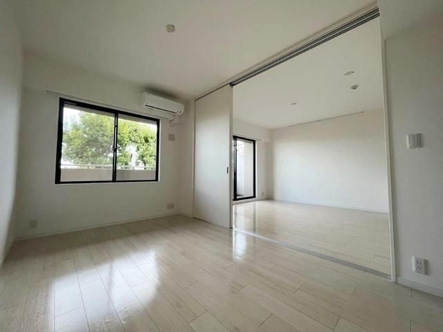 居室・リビング　参考画像　別住戸の写真です