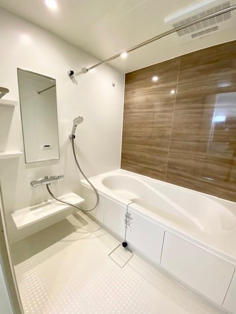 バス・シャワールーム　バスルーム