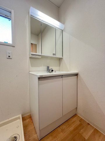 洗面設備　同物件、別号室の参考写真です。