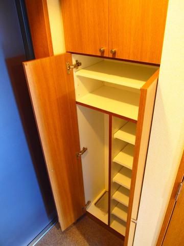 玄関　☆オートロック完備！設備充実☆