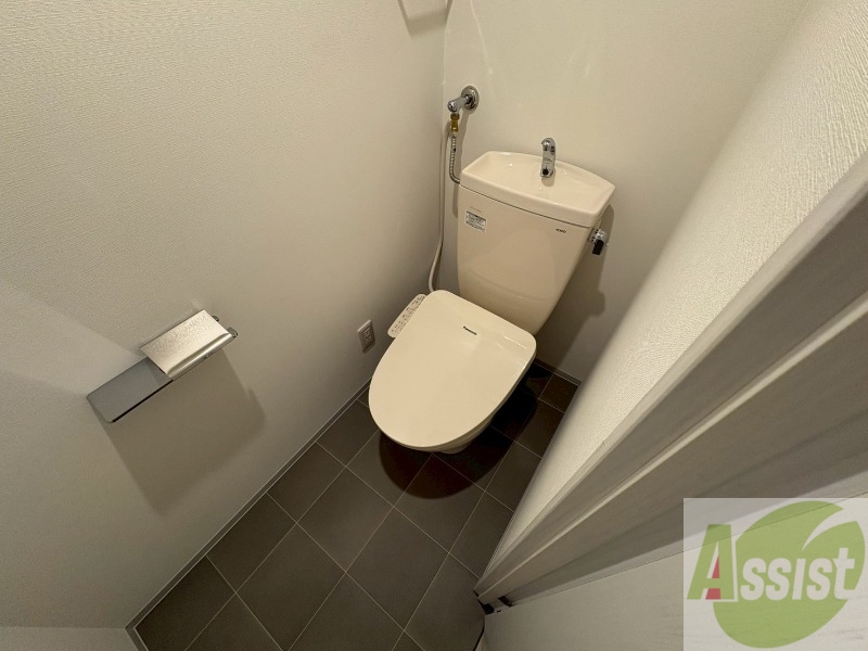 トイレ　シャワートイレになっているので快適です！