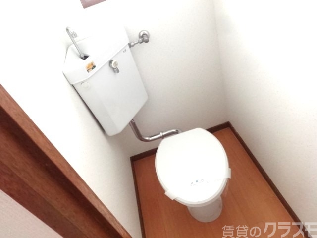 トイレ　キレイです！このままお掃除ファイトです。