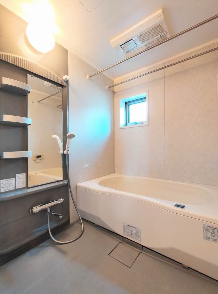 バス・シャワールーム　バスルーム