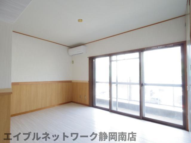 居室・リビング　おしゃれなリビングです