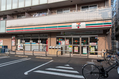 コンビニ　セブンイレブン（コンビニ）まで366m