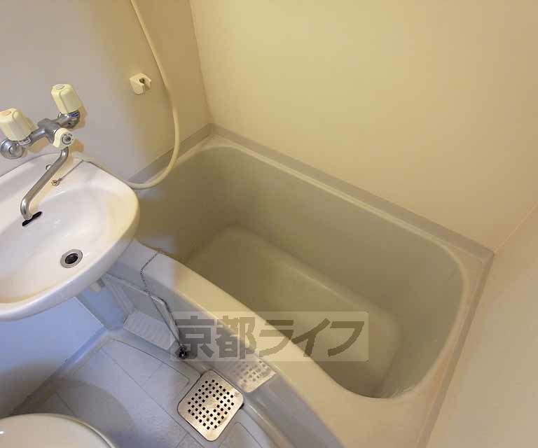 バス・シャワールーム　バスタブ