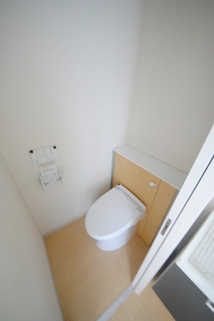 トイレ　写真は３０３号室