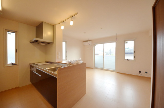 居室・リビング　★大きな窓が、リビングを明るくしてくれます★