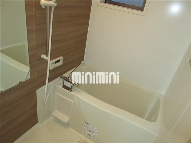 バス・シャワールーム　清潔感ある浴室です