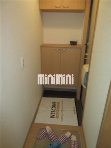 玄関　玄関スペースには大きなシューズボックス