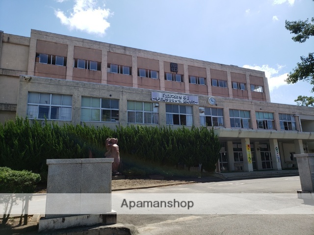 中学校　秋田市立秋田南中学校（中学校）まで730m