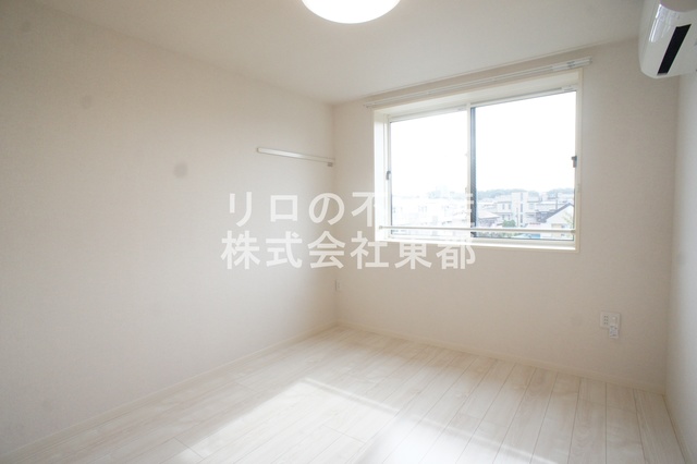 その他　白基調で爽やかな室内空間です！インテリアも映えますね♪