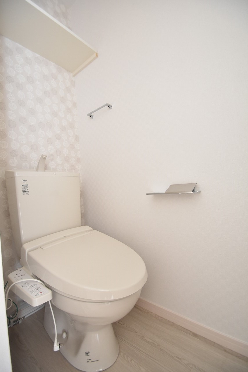 トイレ　温水洗浄便座