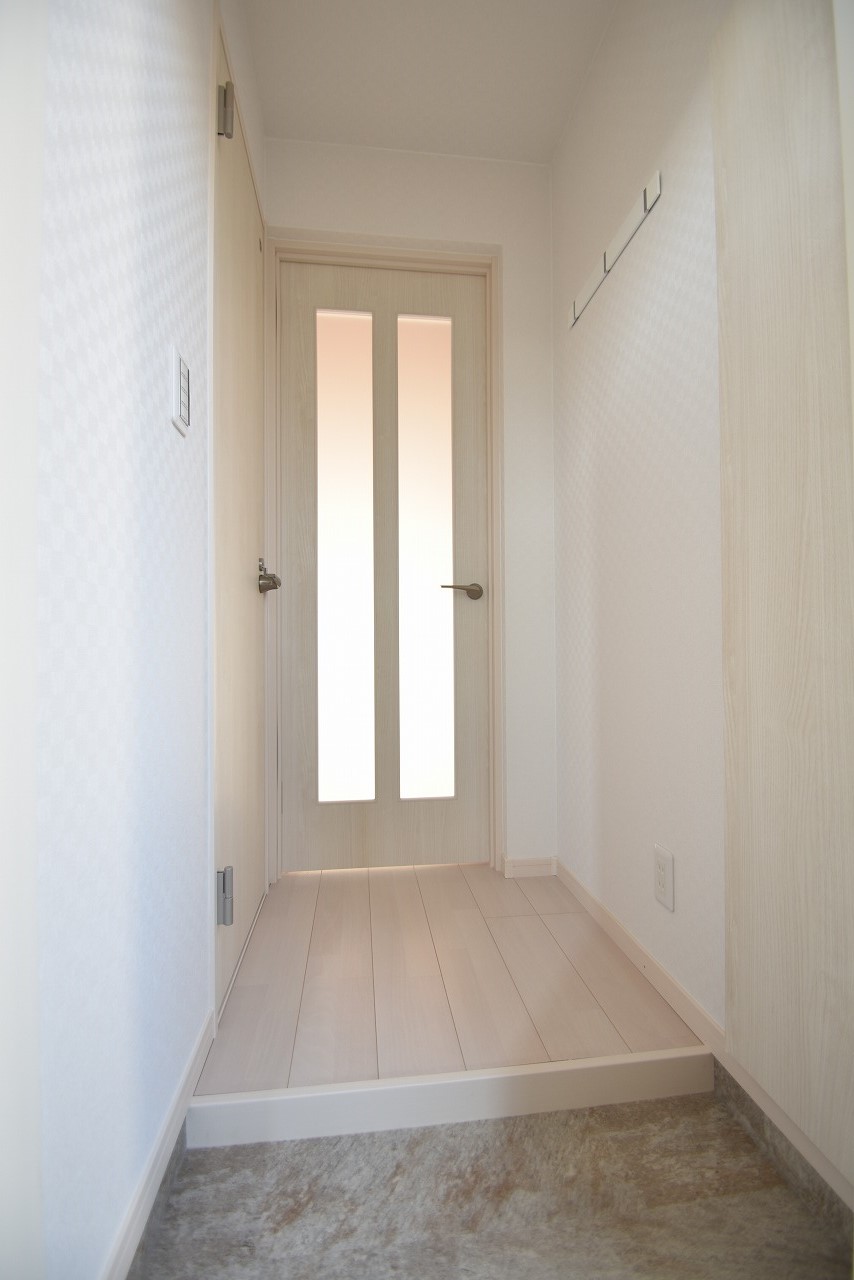 玄関　新築物件にお住まいいただけるチャンスです！