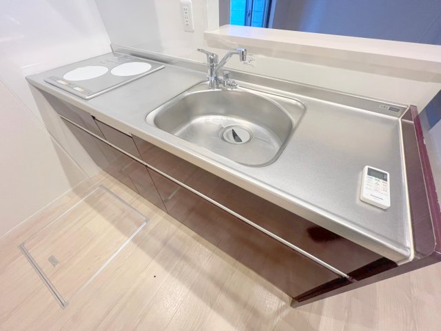 キッチン　落ち着いた色合いのキッチン。使い勝手も良いです。