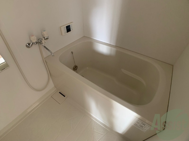 バス・シャワールーム　コチラで日々の疲れを癒し、リラックスしてください