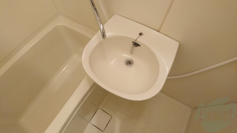 洗面設備　こちらに洗面台があります。朝の洗顔はこちらで。