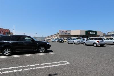 スーパー　ウオロク大学前店（スーパー）まで675m