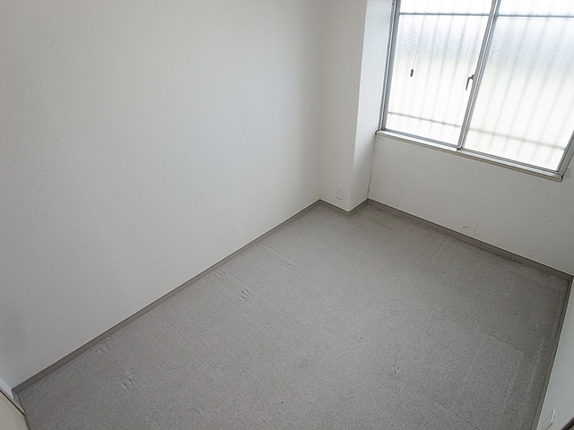 その他部屋・スペース　こちらも明るい洋室